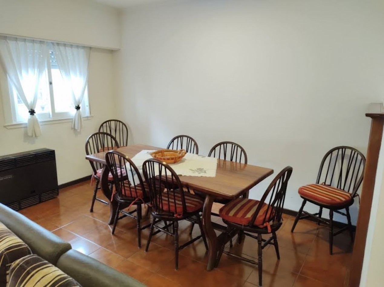  DEPARTAMENTO DE 5 AMBIENTES CON DEPENDENCIA Y CON COCHERA EN LA PERLA