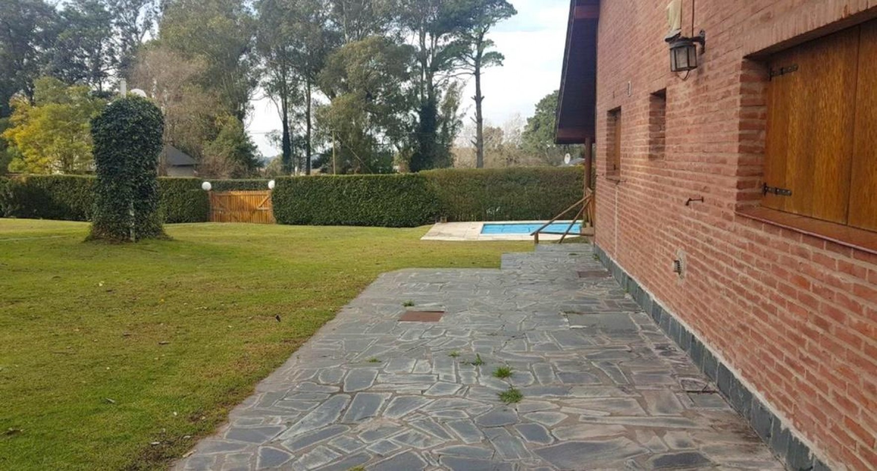 CHALET 4 AMBIENTES CON PISCINA Y APTO CREDITO
