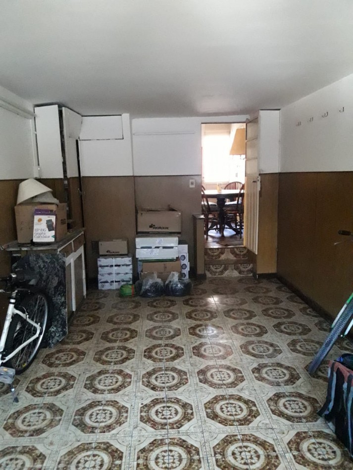 Casona 4 ambientes mas Depto