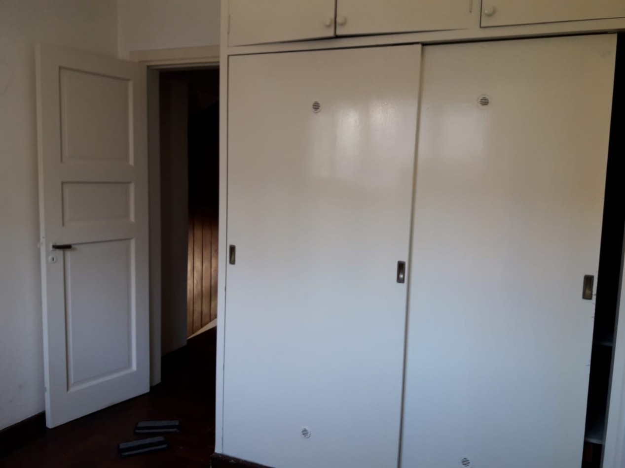 Casona 4 ambientes mas Depto