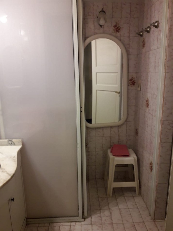 Casona 4 ambientes mas Depto