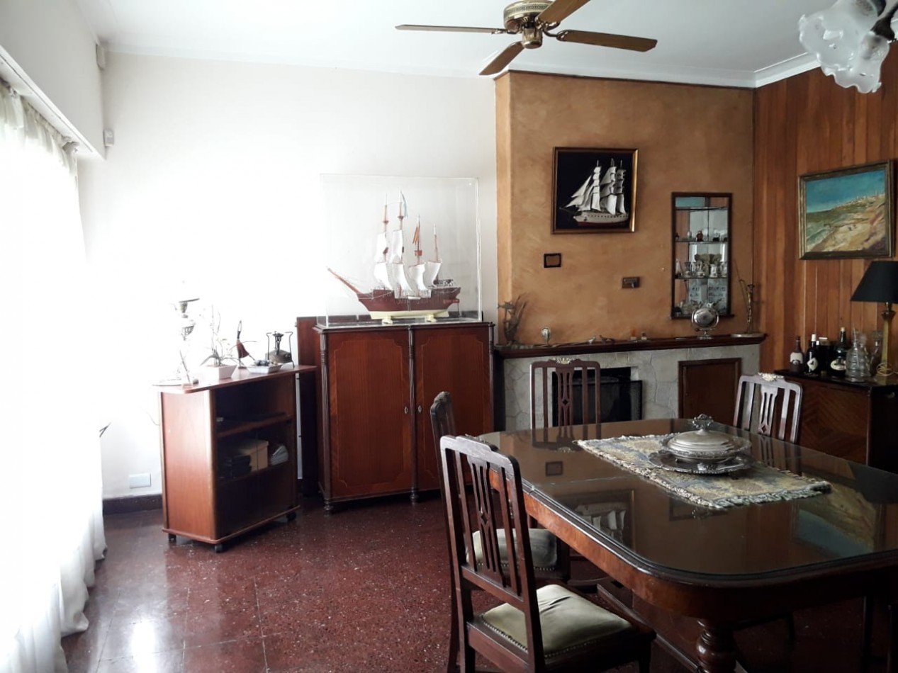 Casona 4 ambientes mas Depto