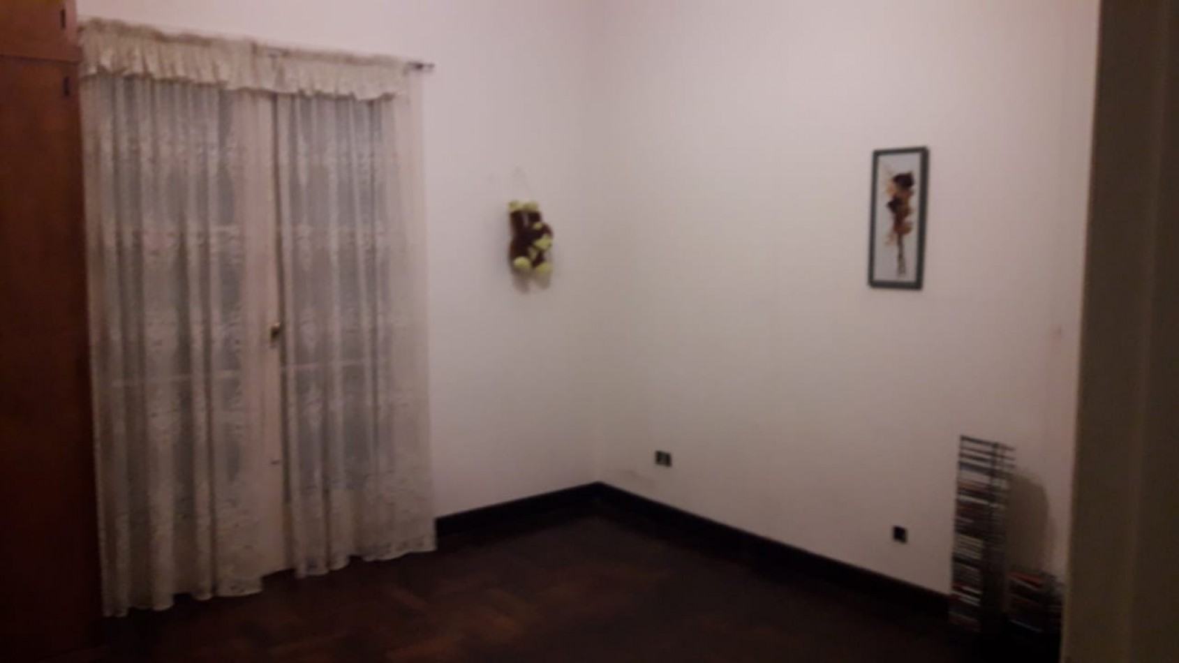 Casona 4 ambientes mas Depto