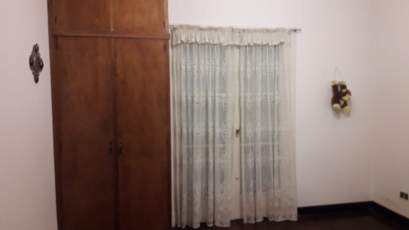 Casona 4 ambientes mas Depto