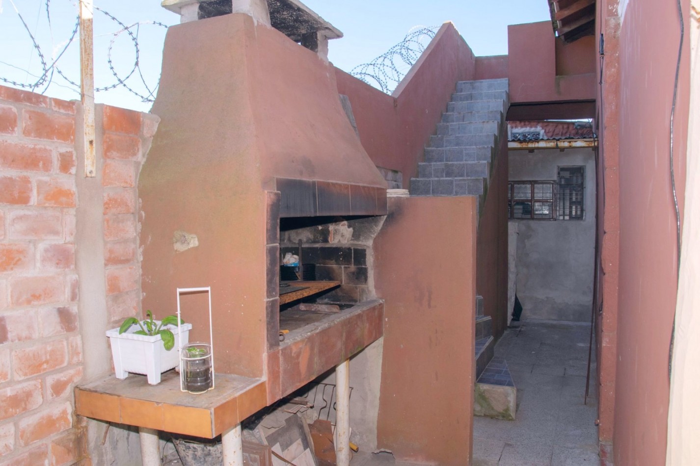 VENTA EN BLOQUE. IDEAL RENTISTA.- 3 Propiedades,1 casa y 2 departamentos