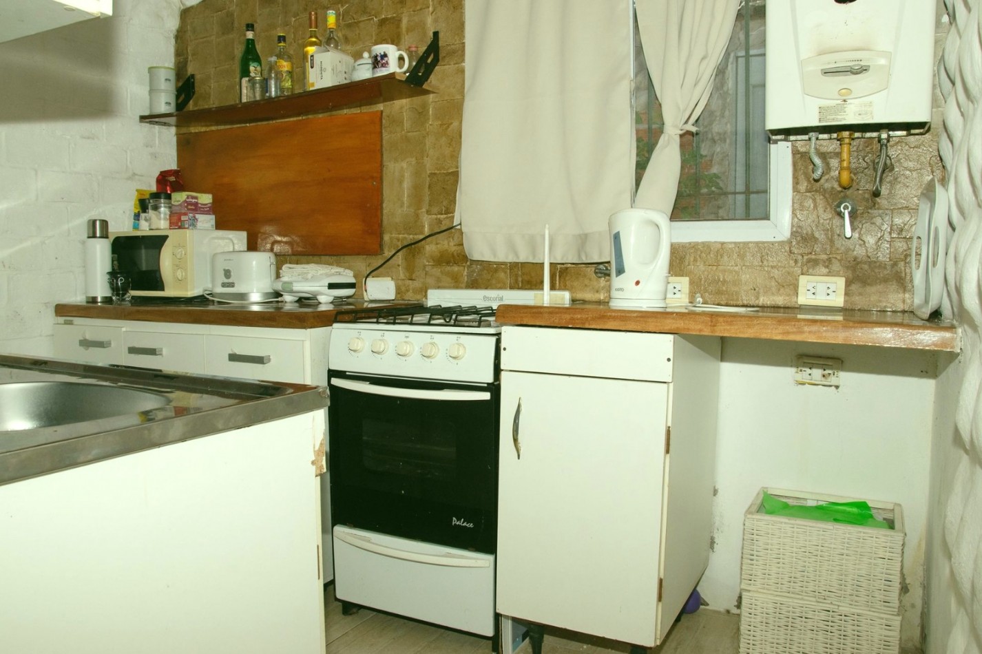 VENTA EN BLOQUE. IDEAL RENTISTA.- 3 Propiedades,1 casa y 2 departamentos