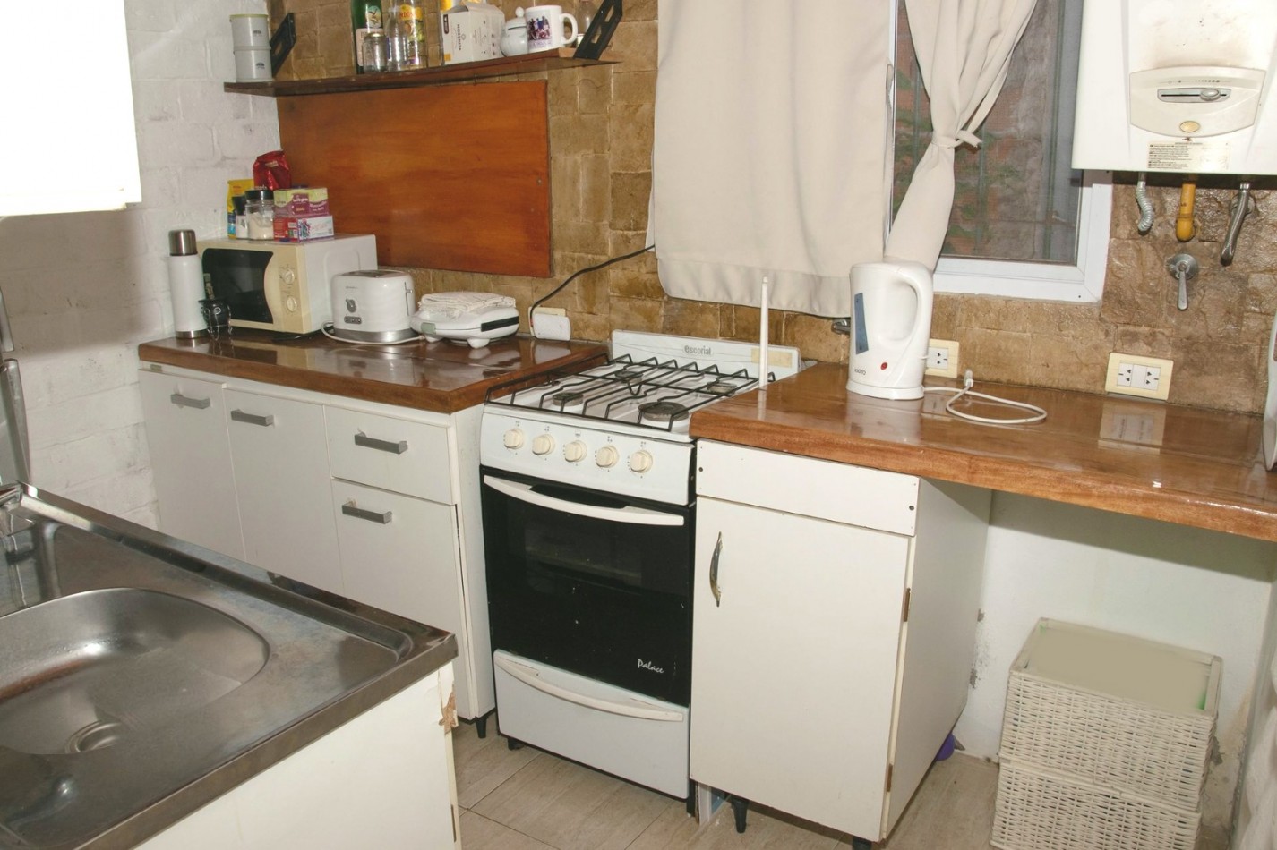 VENTA EN BLOQUE. IDEAL RENTISTA.- 3 Propiedades,1 casa y 2 departamentos