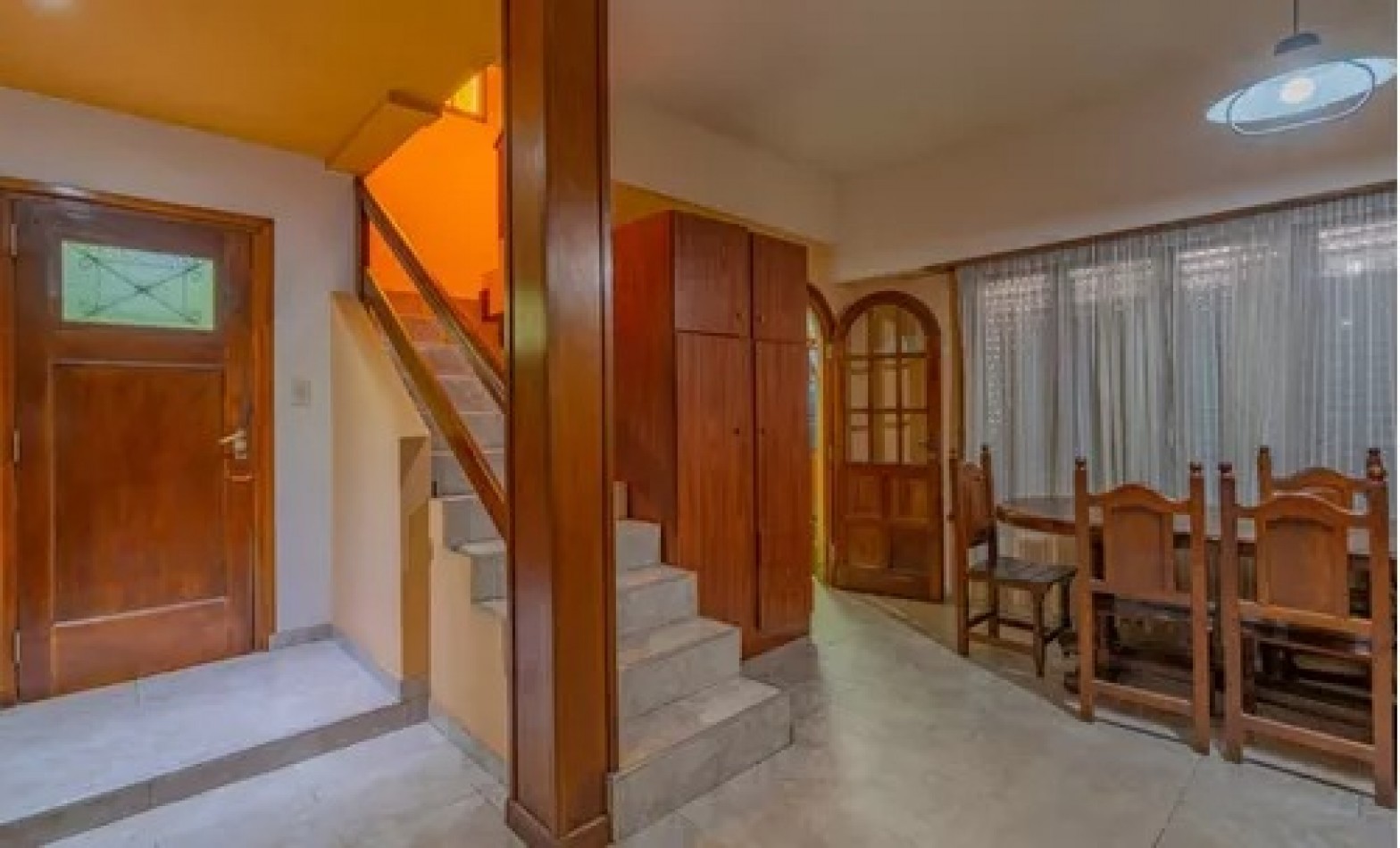 Chalet 4 ambientes en Los Pinares. Apto credito