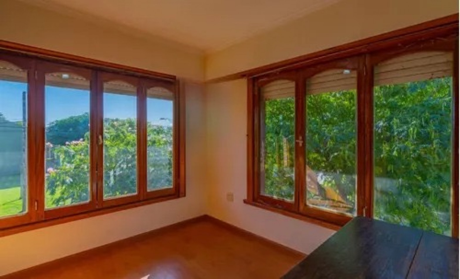Chalet 4 ambientes en Los Pinares. Apto credito
