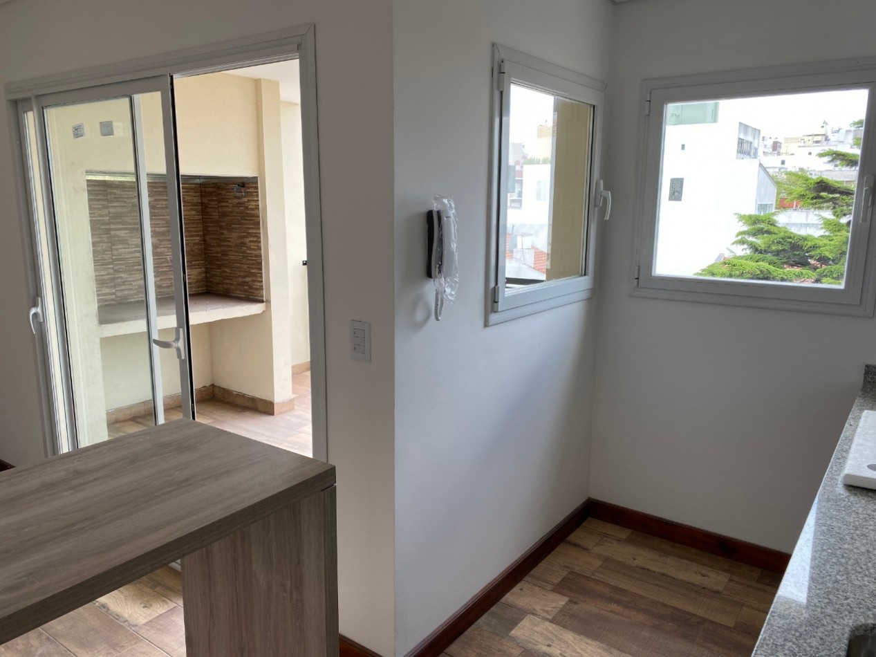 VENTA Semipisos 2 Amb. a estrenar. Con espacio de cochera