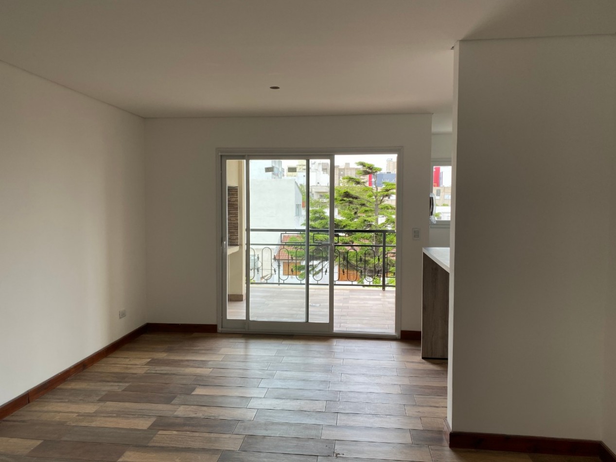 VENTA Semipisos 2 Amb. a estrenar. Con espacio de cochera