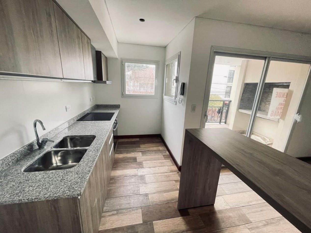 VENTA Semipisos 2 Amb. a estrenar. Con espacio de cochera