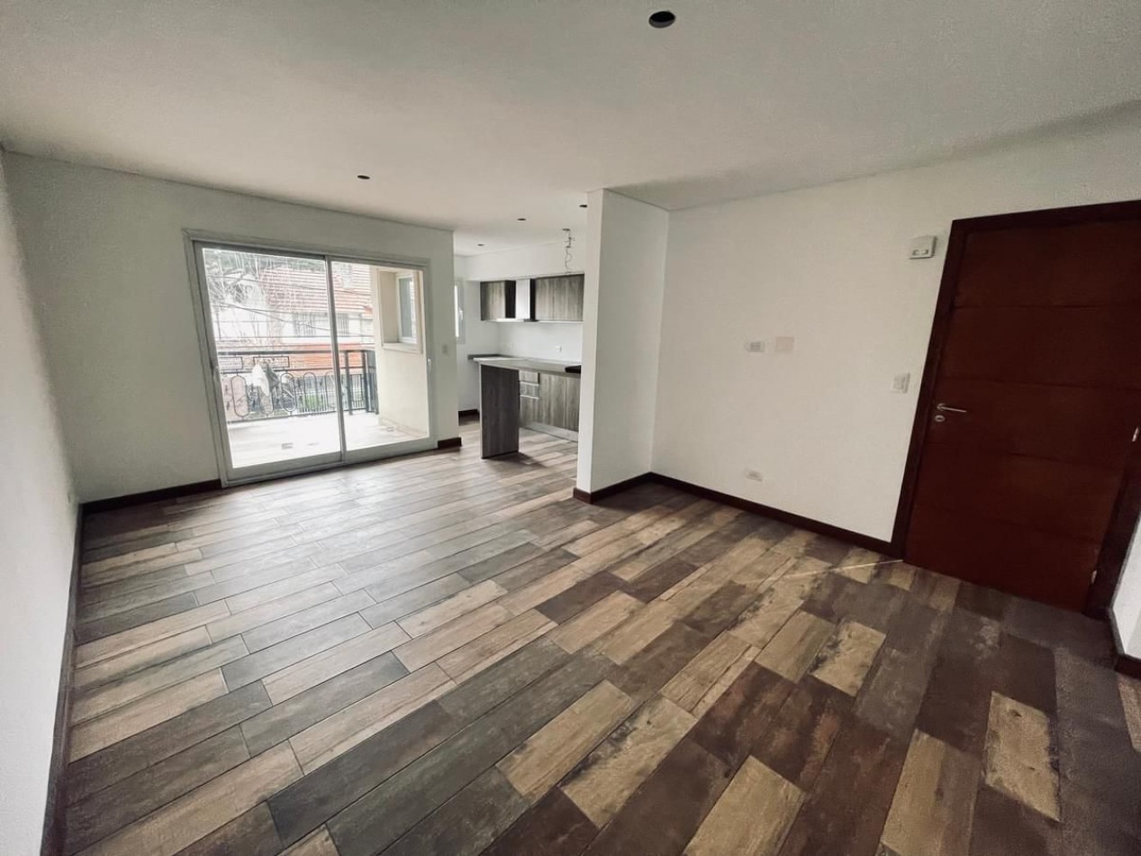 VENTA Semipisos 2 Amb. a estrenar. Con espacio de cochera