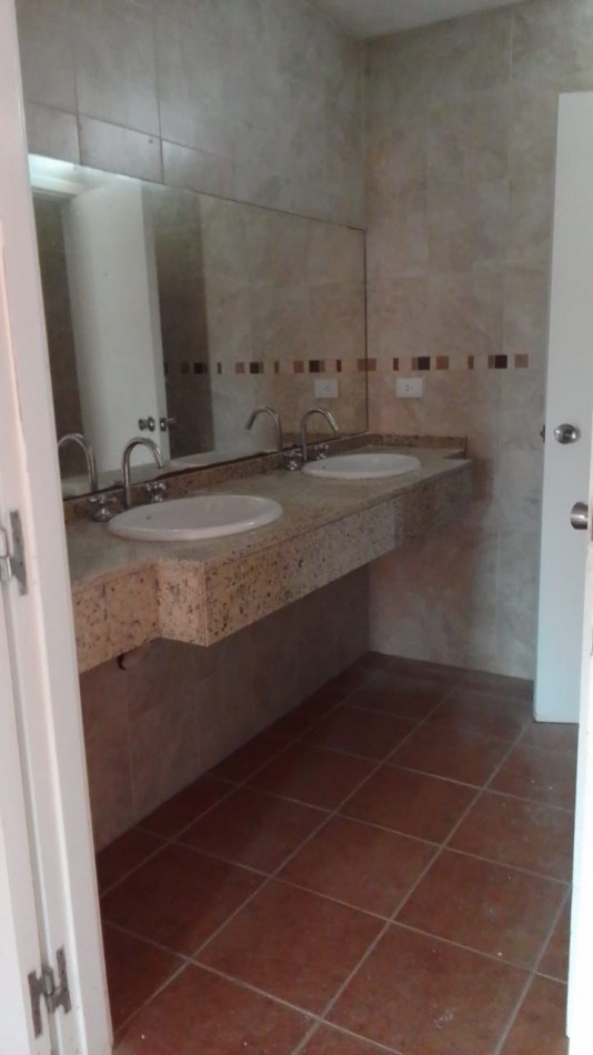 Venta oportunidad constructora/inversionista Casa sobre lote R3