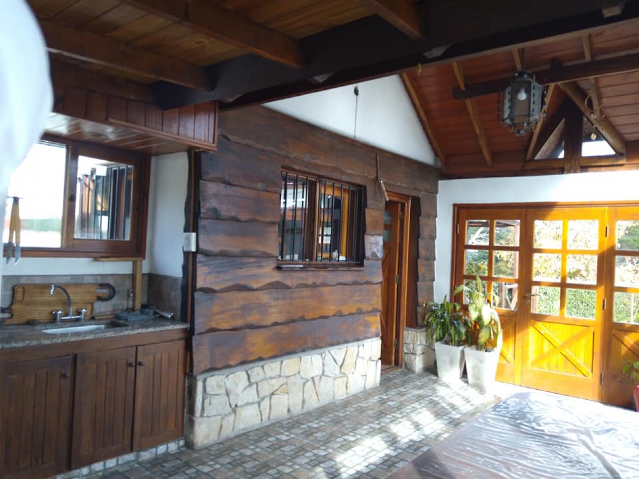 Casa en Sierra de Los Padres frente al golf