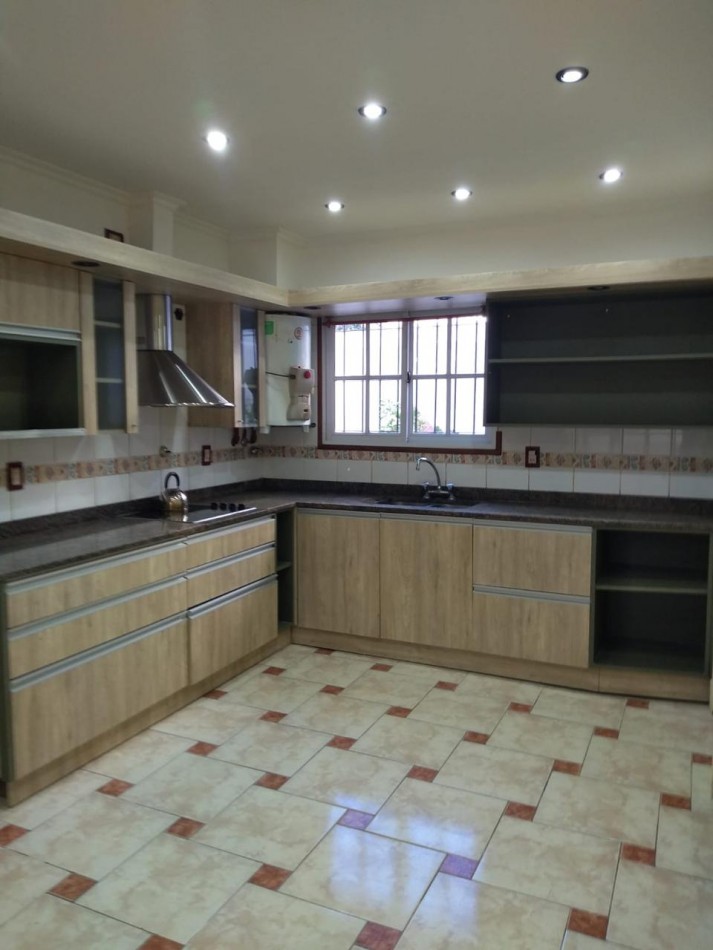Excelente PH 3 amb. al frente  Guemes - APTO CREDITO USA142.000