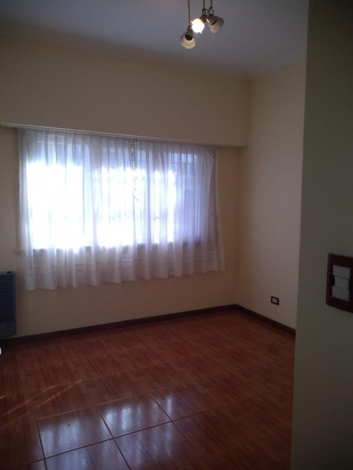 Excelente PH 3 amb. al frente  Guemes - APTO CREDITO USA142.000