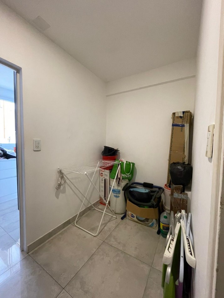 Excelente depto 4 amb RECICLADO A NUEVO c/ Balcon a la calle zona centro 