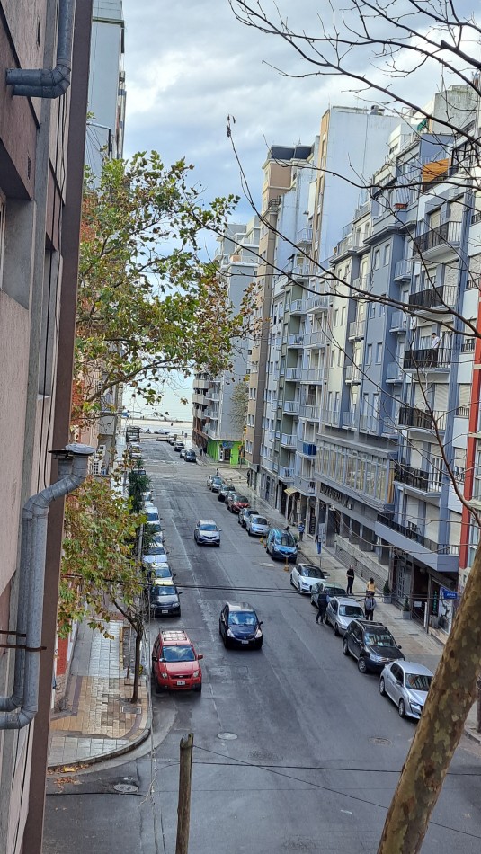 Depto 2 amb. C/ Balcon a la calle 