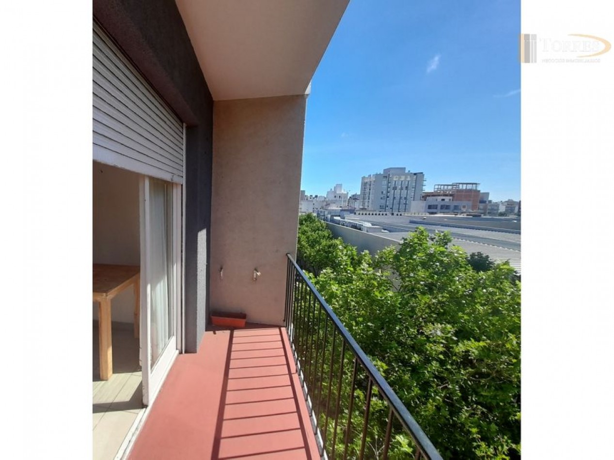 Depto. 2 Amb. Al frente Zona Guemes. Balcon c/ vista al Shopping Aldrey 