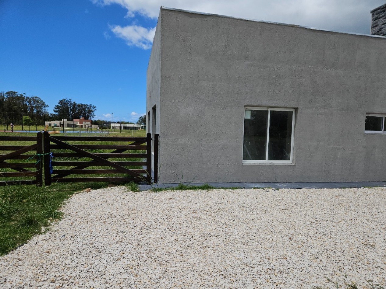 Casa a estrenar 4 amb. En Haras del Mar c/ cochera