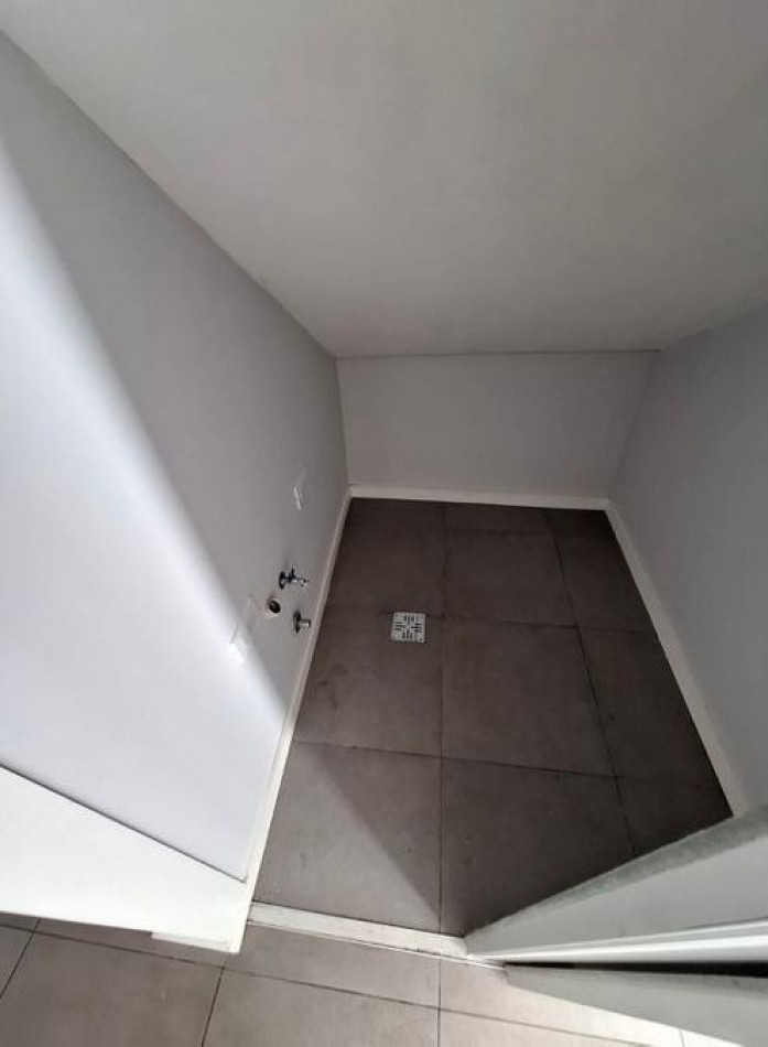 APTO CREDITO!! SE VENDE PH 3 AMBIENTES CON COCHERA ZONA UNIVERSIDAD / OPORTUNIDAD!!