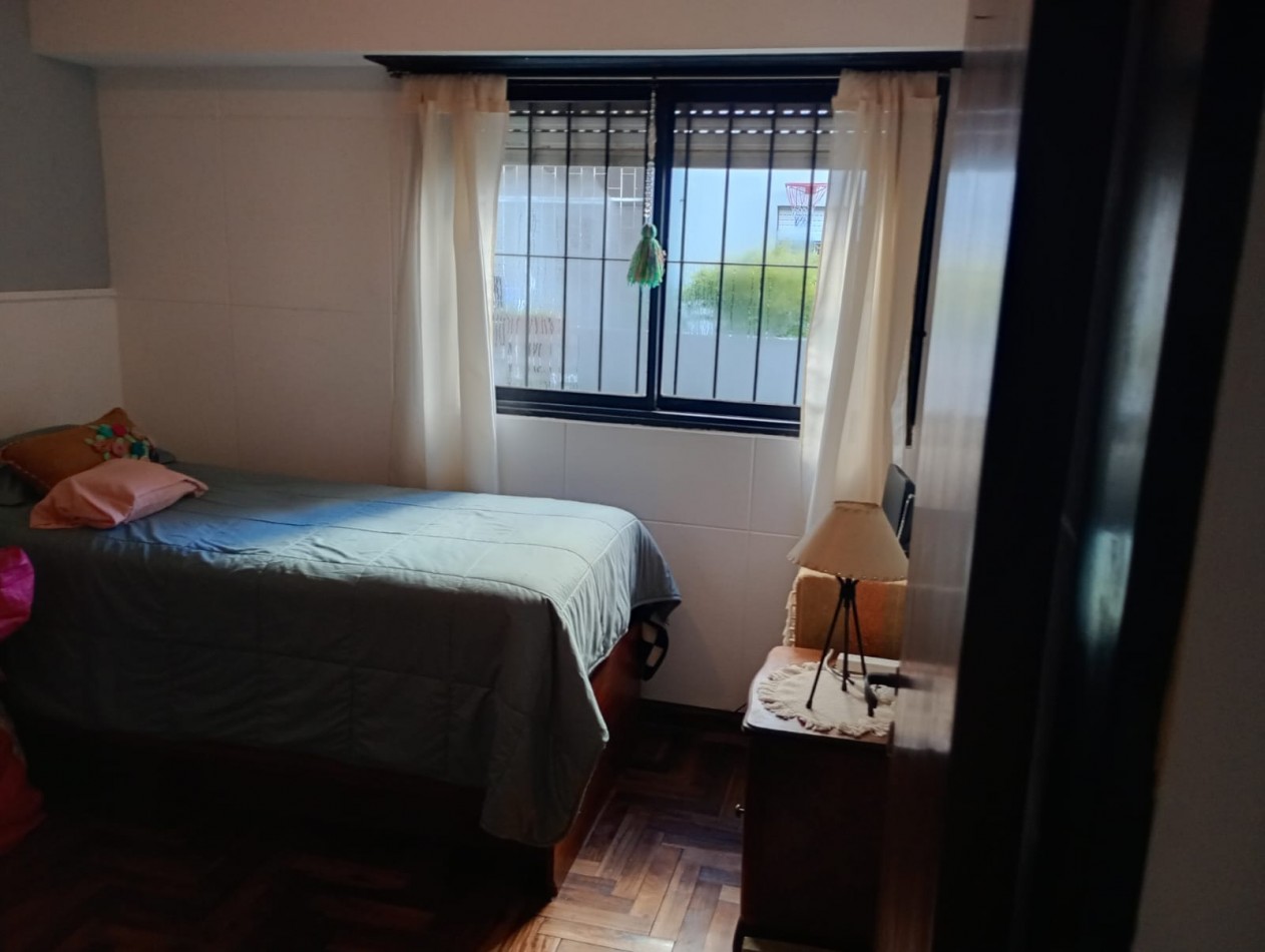 IMPECABLE DPTO 4 AMBIENTES, PLANTA BAJA AL FRENTE, C/ JARDIN. CALLE SAN JUAN AL 3000. APTO CREDITO 
