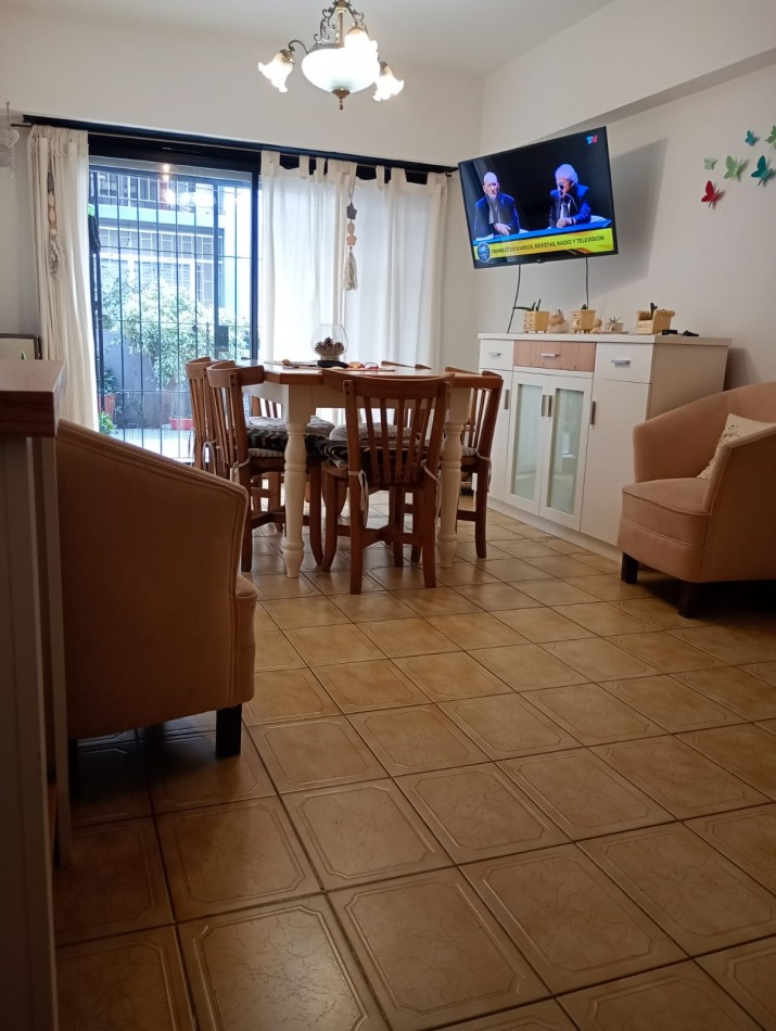 IMPECABLE DPTO 4 AMBIENTES, PLANTA BAJA AL FRENTE, C/ JARDIN. CALLE SAN JUAN AL 3000. APTO CREDITO 
