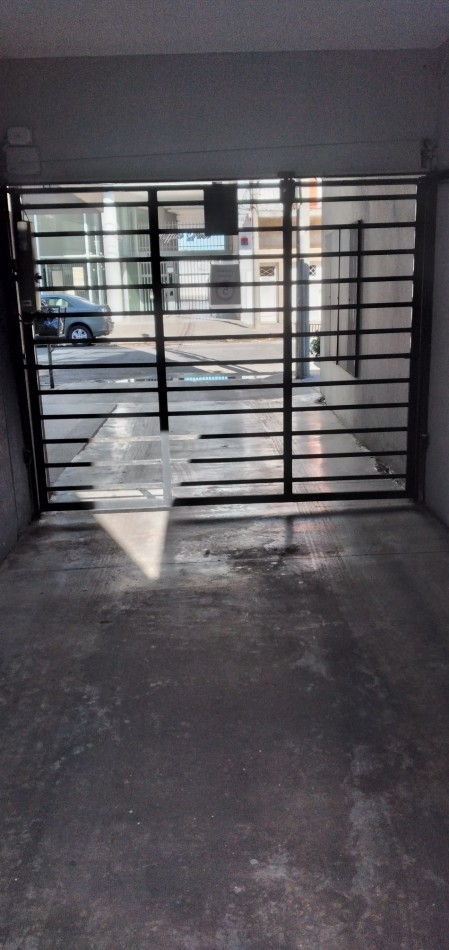 DEPARTAMENTO 2 AMB CON 2 COCHERAS Y BAULERA BARRIO CHAUVIN