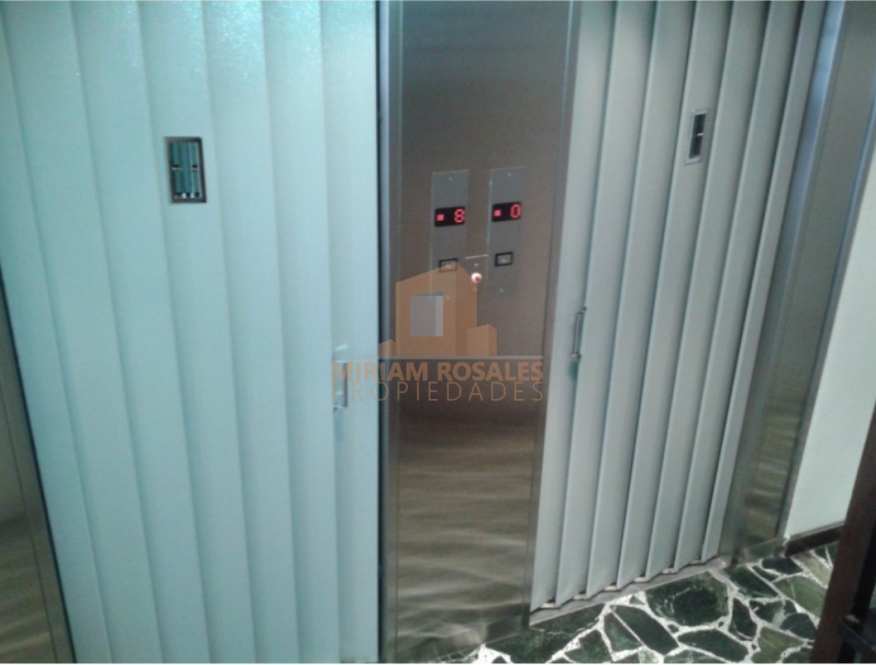Departamento 1 ambiente y medio a la calle amoblado en zona Plaza Mitre