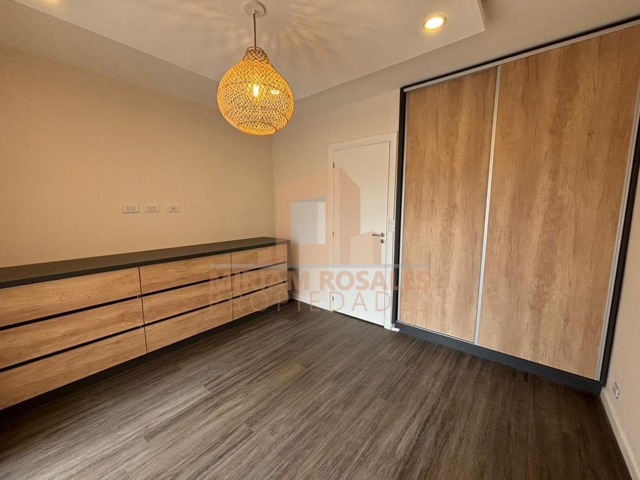 DETALLISTA DUPLEX DE 4 AMBIENTES TODO A NUEVO.