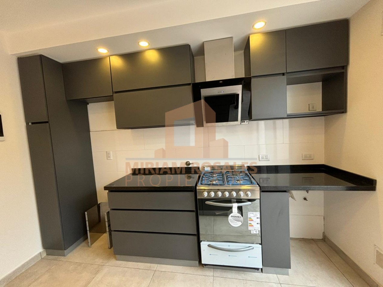 DETALLISTA DUPLEX DE 4 AMBIENTES TODO A NUEVO.