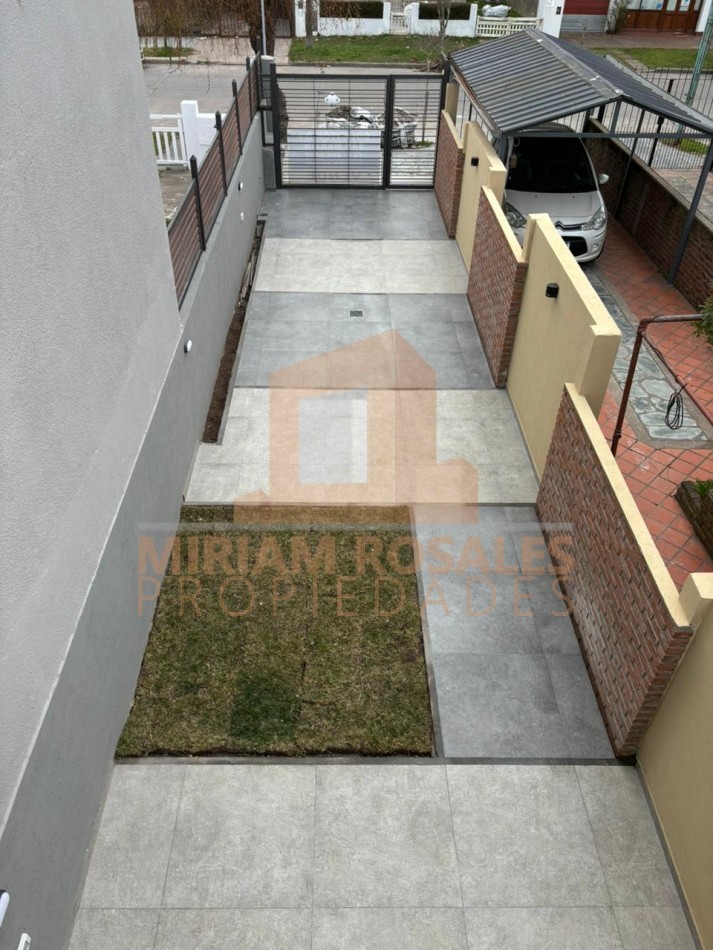 DETALLISTA DUPLEX DE 4 AMBIENTES TODO A NUEVO.