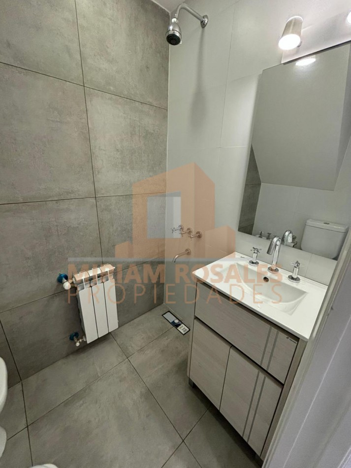 DETALLISTA DUPLEX DE 4 AMBIENTES TODO A NUEVO.