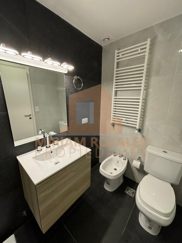 DETALLISTA DUPLEX DE 4 AMBIENTES TODO A NUEVO.