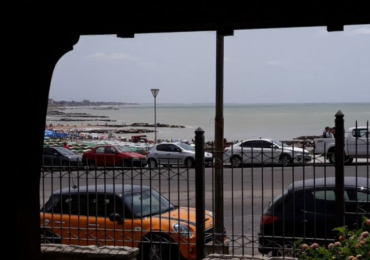 MAGNIFICO CHALET PARA EXIGENTES, FRENTE AL MAR. (LOTE EN PH)