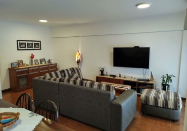  DEPARTAMENTO DE 5 AMBIENTES CON DEPENDENCIA Y CON COCHERA EN LA PERLA