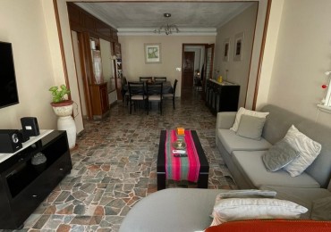 Excelente depto 4 amb RECICLADO A NUEVO c/ Balcon a la calle zona centro 