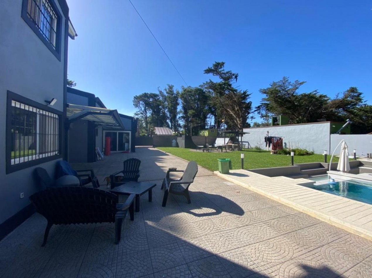 Casa de 6 Ambientes de Categoria en El Barrio Atlantida, en Santa Clara del Mar