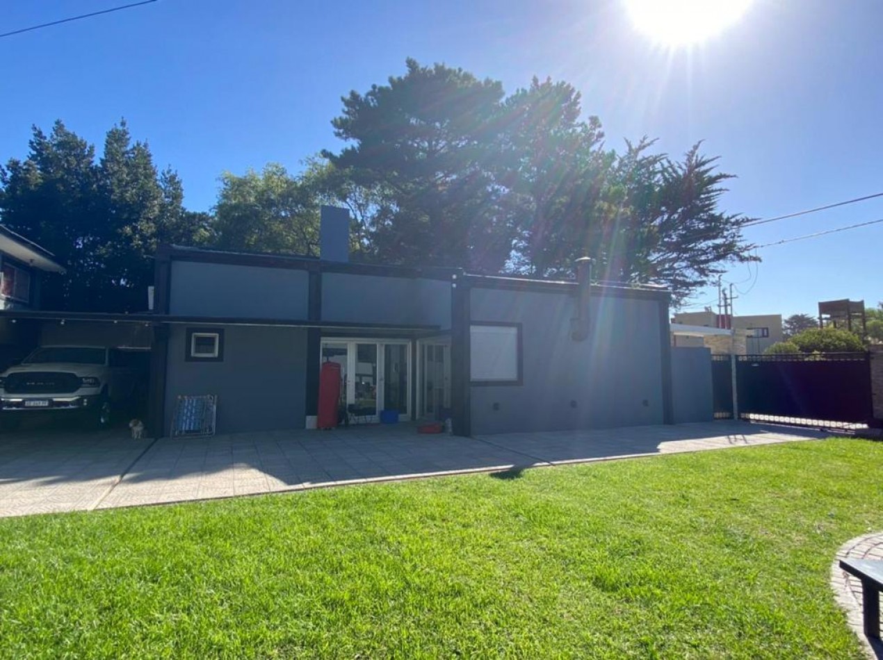 Casa de 6 Ambientes de Categoria en El Barrio Atlantida, en Santa Clara del Mar