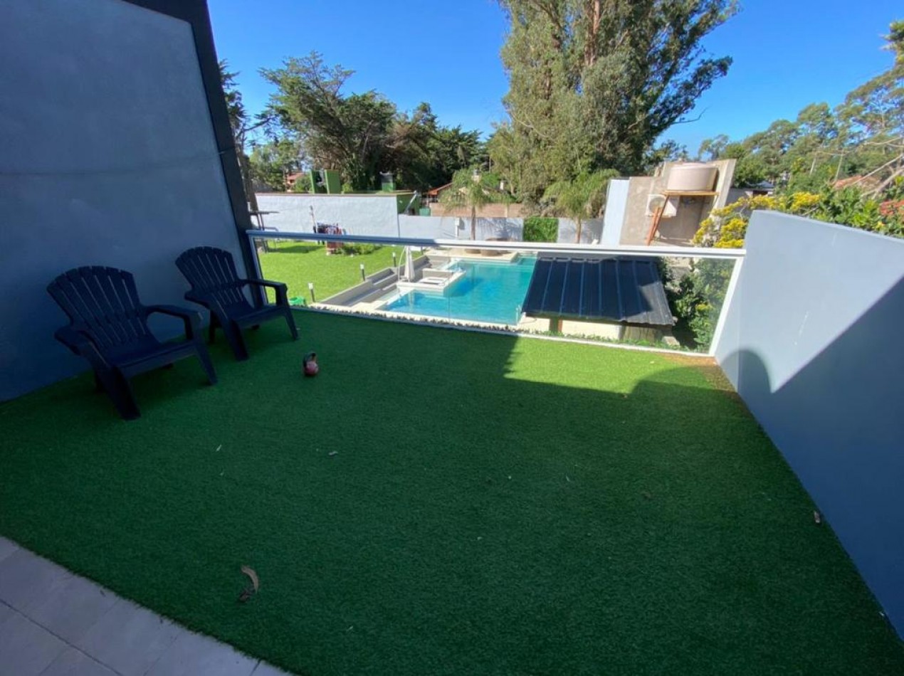 Casa de 6 Ambientes de Categoria en El Barrio Atlantida, en Santa Clara del Mar