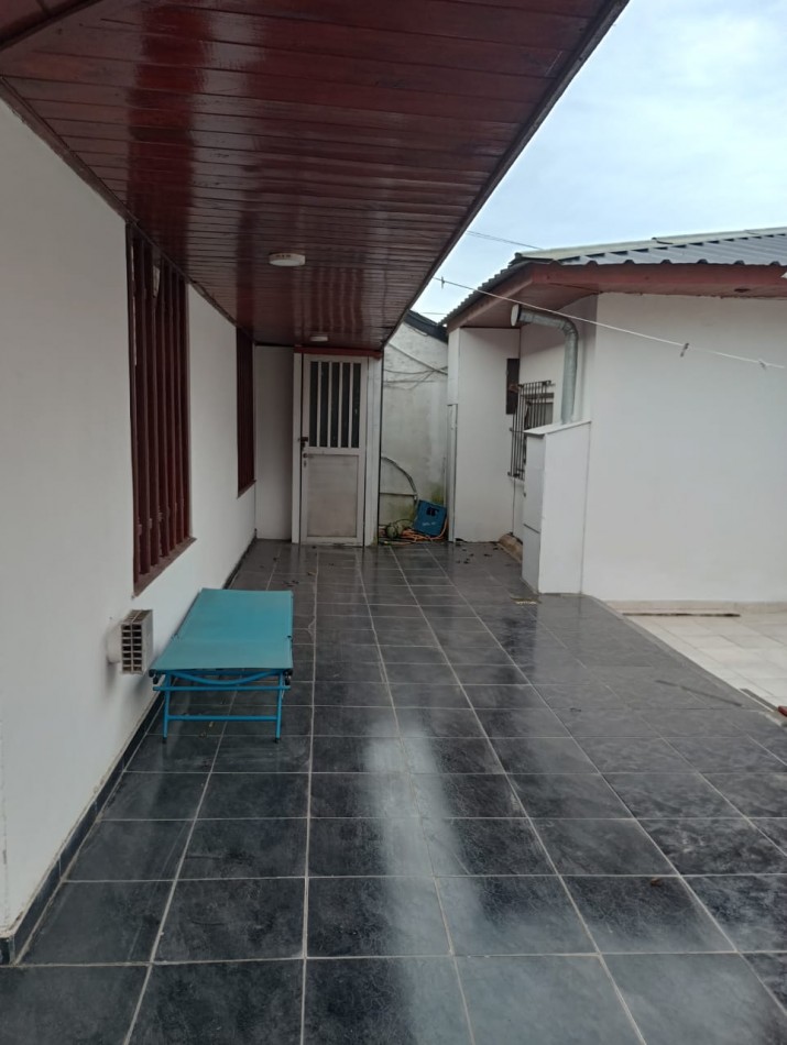 CHALET 3 AMBIENTES MAS DEPARTAMENTO 2 AMB EN EL BARRIO EL MARTILLO. APTO CREDITO