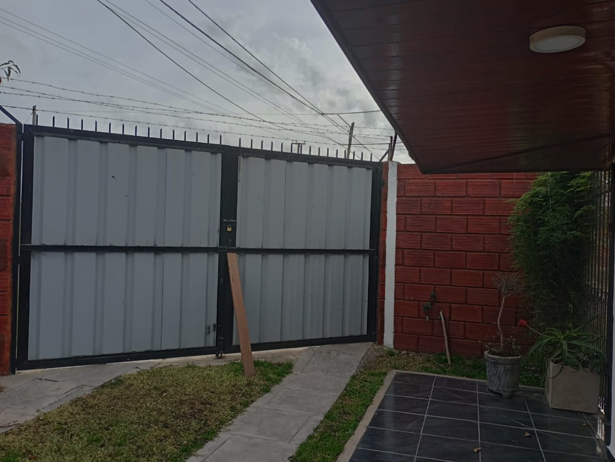 CHALET 3 AMBIENTES MAS DEPARTAMENTO 2 AMB EN EL BARRIO EL MARTILLO. APTO CREDITO