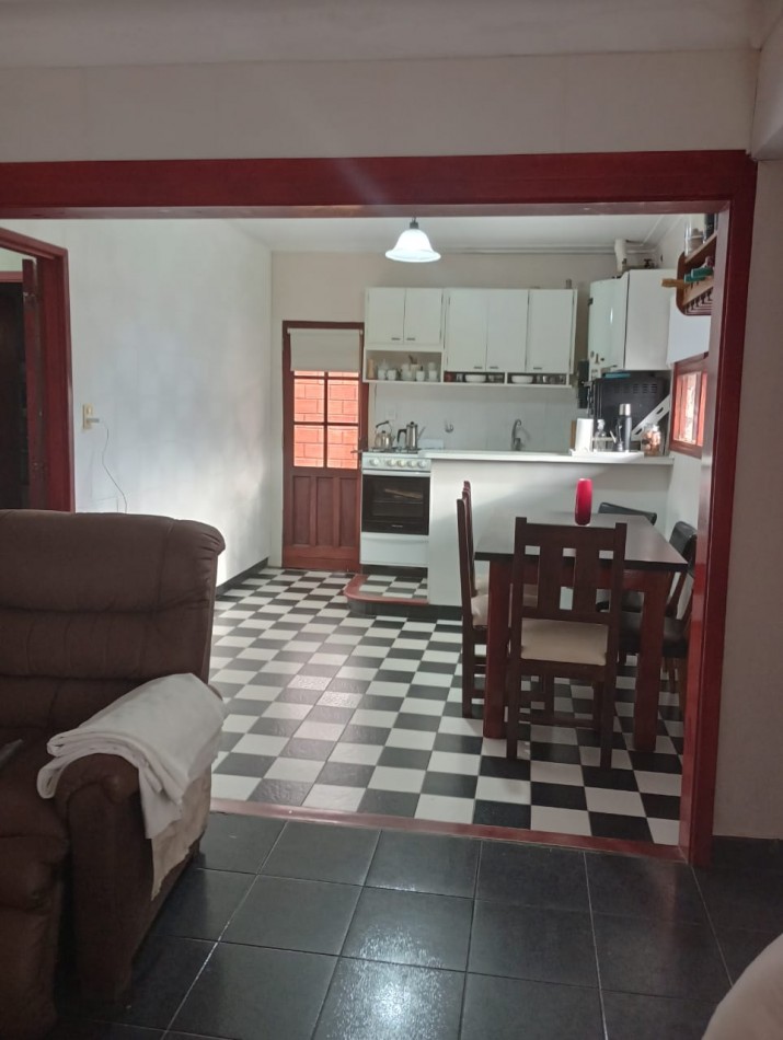 CHALET 3 AMBIENTES MAS DEPARTAMENTO 2 AMB EN EL BARRIO EL MARTILLO. APTO CREDITO