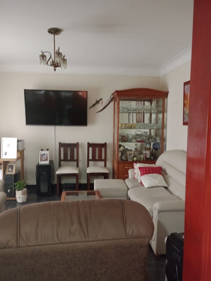 CHALET 3 AMBIENTES MAS DEPARTAMENTO 2 AMB EN EL BARRIO EL MARTILLO. APTO CREDITO