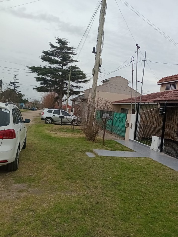 CHALET 3 AMBIENTES MAS DEPARTAMENTO 2 AMB EN EL BARRIO EL MARTILLO. APTO CREDITO