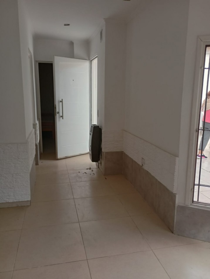 CHALET 3 AMBIENTES MAS DEPARTAMENTO 2 AMB EN EL BARRIO EL MARTILLO. APTO CREDITO