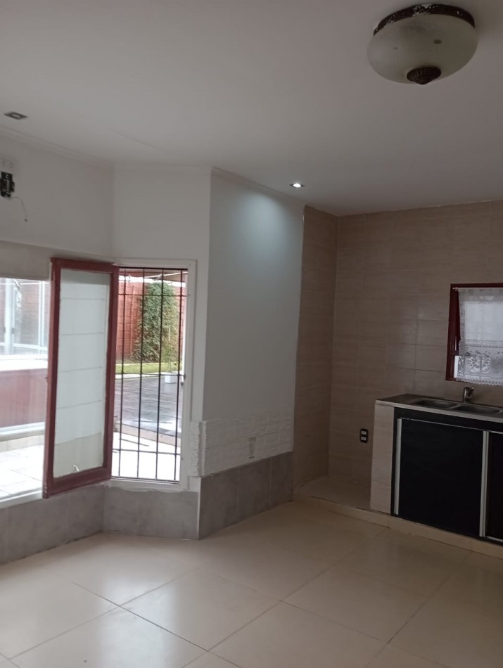 CHALET 3 AMBIENTES MAS DEPARTAMENTO 2 AMB EN EL BARRIO EL MARTILLO. APTO CREDITO
