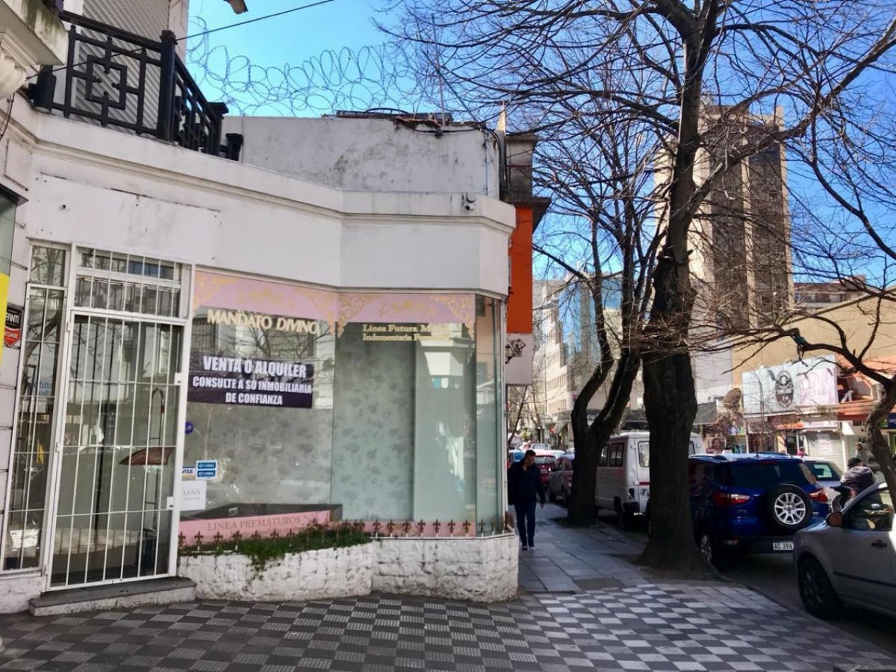  Local en Zona Comercial en La Perla