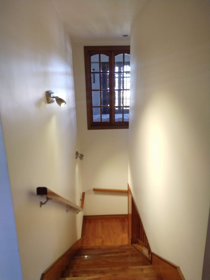 CHALET DE 6 AMBIENTES CON QUINCHO Y PISCINA EN COLINAS PERALTA RAMOS (APTO CREDITO)